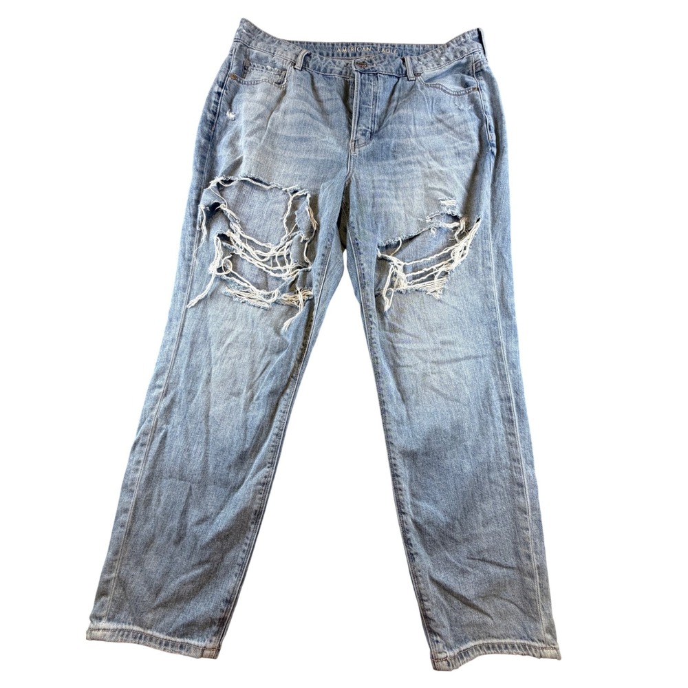 American Eagle Mom Jeans Light Wash Distressed High Rise Cotton Denim Size 16 R